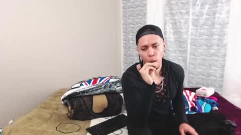Snapshot of mike_rolly chatting on January 20, 1:28 am Enrique Rolly online show from January 20, 1:28 am