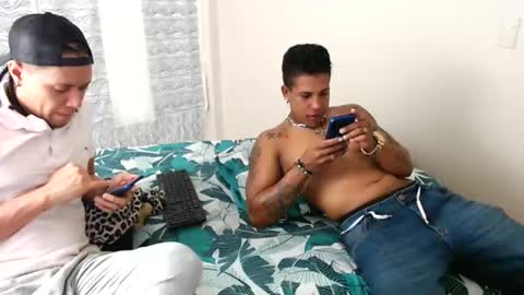 Snapshot of mike_rolly chatting on January 6, 12:59 am Enrique Rolly online show from January 6, 12:59 am
