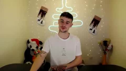 Snapshot of mike_severi chatting on December 17, 6:02 am Mike online show from December 17, 6:02 am