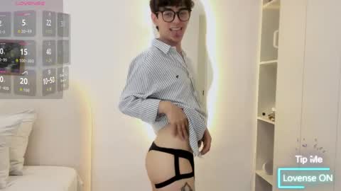 Mikebelf4 online show from May 7, 11:38 pm