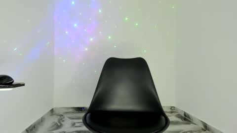mikee_scooth online show from May 16, 6:21 am