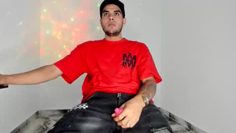 mikee_scooth online show from May 19, 4:30 am
