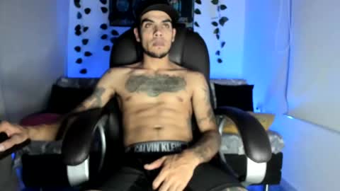 Snapshot of mikee_scooth chatting on September 17, 3:40 am mikee_scooth online show from September 17, 3:40 am