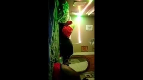 mikeoxhughes216 online show from January 9, 8:08 am