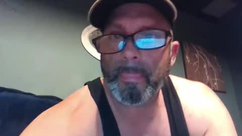 Snapshot of mikeweis1018 chatting on October 15, 12:29 am mikeweis1018 online show from October 15, 12:29 am