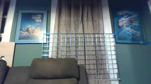 Snapshot of mikeweis1018 chatting on October 19, 7:22 am mikeweis1018 online show from October 19, 7:22 am