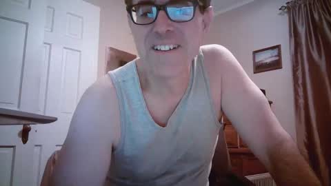 Snapshot of mikewulds chatting on October 15, 11:23 pm Mike online show from October 15, 11:23 pm
