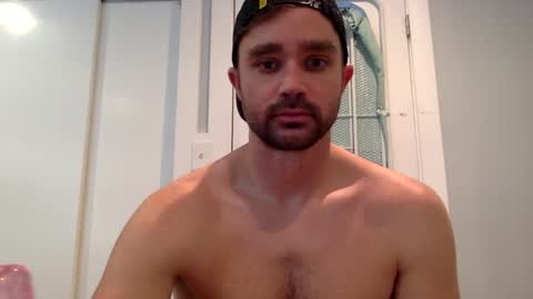 Snapshot of mikey03030303 chatting on January 25, 3:41 pm versaboy online show from January 25, 3:41 pm