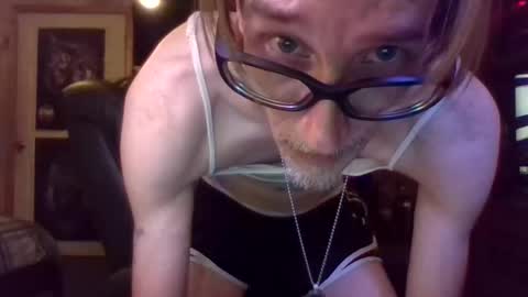 Snapshot of mikey33436 chatting on December 25, 11:53 pm Michael online show from December 25, 11:53 pm