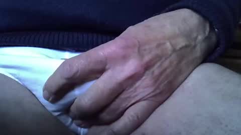 Snapshot of mikeybed chatting on January 8, 2:46 pm mikeybed online show from January 8, 2:46 pm