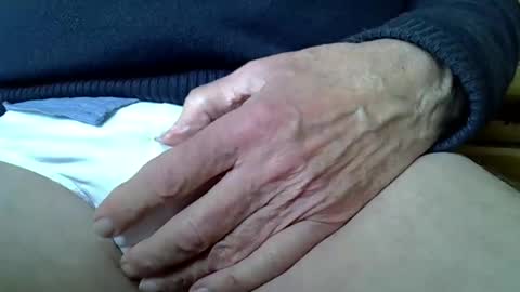 Snapshot of mikeybed chatting on February 18, 2:16 pm mikeybed online show from February 18, 2:16 pm
