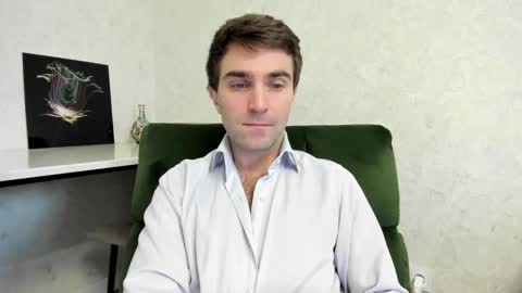 Snapshot of mikhaaaeel chatting on February 16, 9:37 am Mikhail online show from February 16, 9:37 am