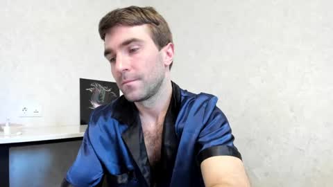 Snapshot of mikhaaaeel chatting on February 19, 11:17 am Mikhail online show from February 19, 11:17 am