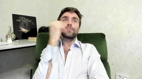 Snapshot of mikhaaaeel chatting on February 13, 2:09 pm Mikhail online show from February 13, 2:09 pm