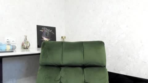 Snapshot of mikhaaaeel chatting on January 15, 11:32 am Mikhail online show from January 15, 11:32 am
