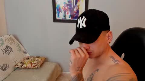 Snapshot of mikke_love chatting on March 11, 2:18 pm MIKKE online show from March 11, 2:18 pm