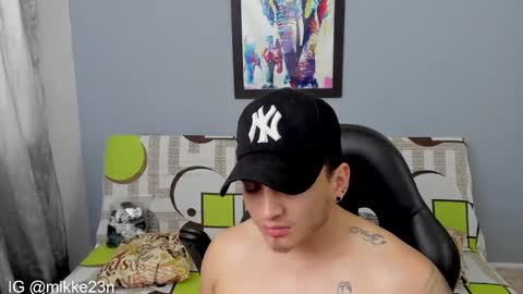 Snapshot of mikke_love chatting on February 7, 1:32 pm MIKKE online show from February 7, 1:32 pm