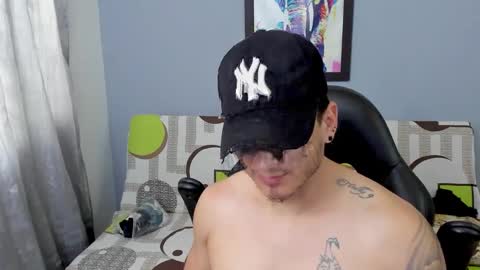 Snapshot of mikke_love chatting on February 9, 3:01 pm MIKKE online show from February 9, 3:01 pm