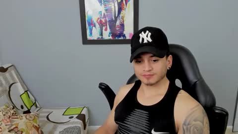 Snapshot of mikke_love chatting on February 11, 2:13 pm MIKKE online show from February 11, 2:13 pm