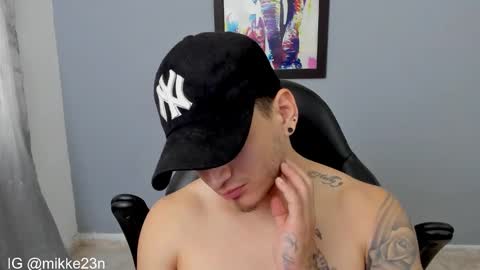 Snapshot of mikke_love chatting on February 6, 2:37 pm MIKKE online show from February 6, 2:37 pm