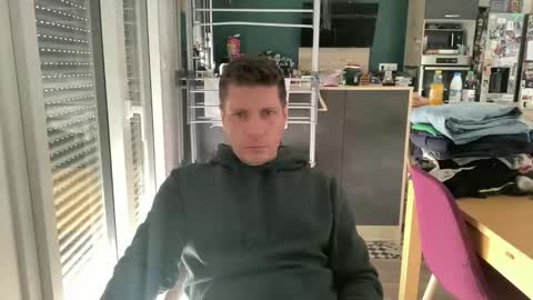 miklp8463 online show from March 13, 8:22 am