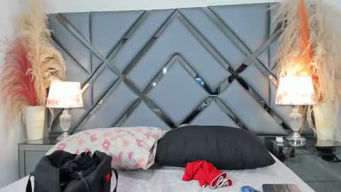 milan_lewiss online show from November 18, 12:31 pm