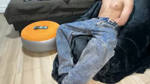 milcXboy online show from February 11, 2:49 am