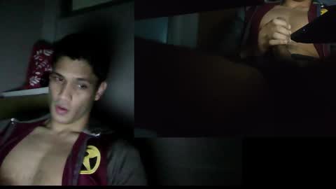 Snapshot of milesmboy chatting on January 7, 10:05 am milesmboy online show from January 7, 10:05 am