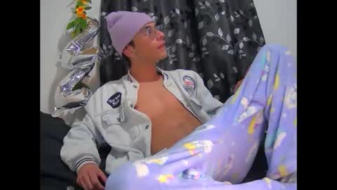 militoveruss2 online show from March 27, 8:48 am