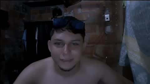 milk_boy25 online show from October 7, 6:56 pm