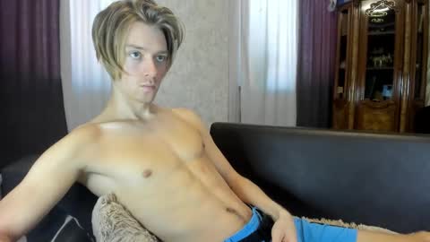 Snapshot of milkiwy chatting on September 14, 7:43 am Isaac online show from September 14, 7:43 am