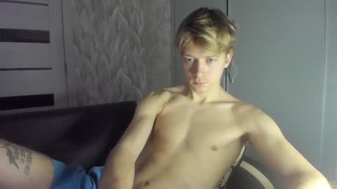 Snapshot of milkiwy chatting on December 23, 5:49 am Isaac online show from December 23, 5:49 am