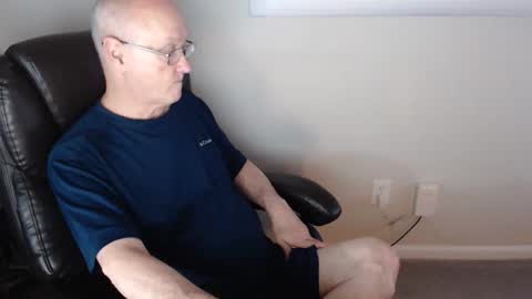 millenium0129 online show from April 27, 12:18 am