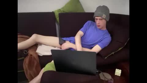 Snapshot of millerjdm chatting on October 17, 1:42 am SlimnHungOH online show from October 17, 1:42 am