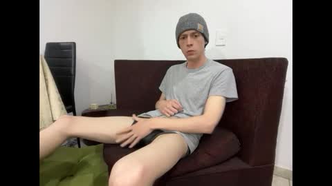 Snapshot of millerjdm chatting on September 21, 10:43 pm SlimnHungOH online show from September 21, 10:43 pm