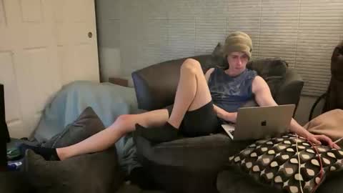 Snapshot of millerjdm chatting on February 16, 9:59 am SlimnHungOH online show from February 16, 9:59 am