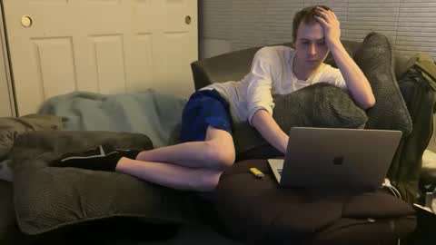 Snapshot of millerjdm chatting on December 12, 1:53 am SlimnHungOH online show from December 12, 1:53 am