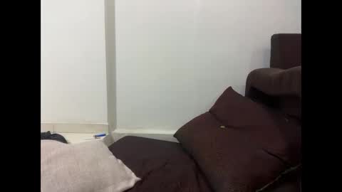 Snapshot of millerjdm chatting on October 29, 1:08 am SlimnHungOH online show from October 29, 1:08 am