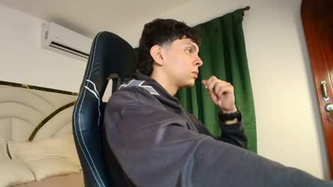 milo_sttorm online show from May 2, 12:41 pm