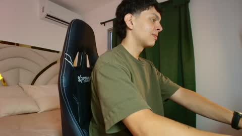 milo_sttorm online show from May 4, 12:07 pm