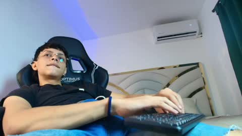 milo_sttorm online show from April 29, 12:21 pm