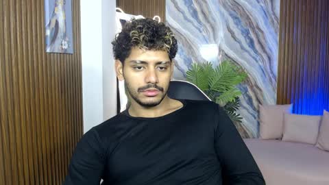 milo_tay online show from April 8, 12:15 pm