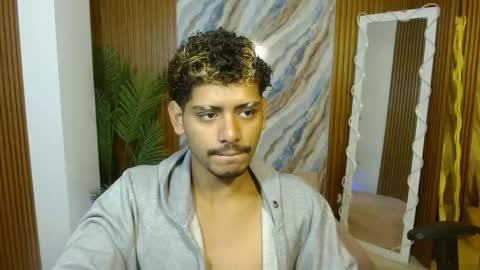 milo_tay online show from March 27, 11:55 am