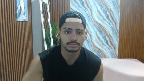 milo_tay online show from April 1, 11:56 am