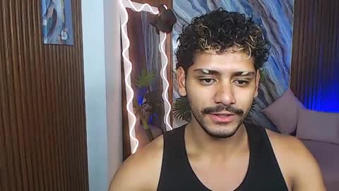 milo_tay online show from April 7, 12:05 pm