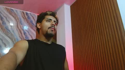 milo_tay online show from April 24, 2:58 am