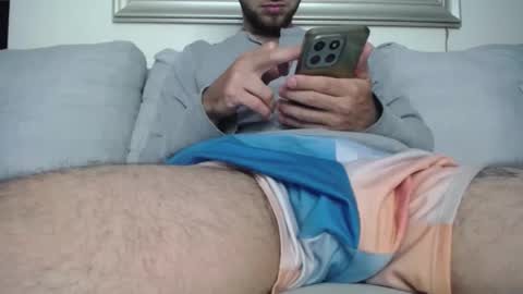 Snapshot of milostructor chatting on October 6, 12:32 pm miloslove online show from October 6, 12:32 pm