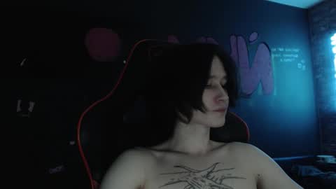 Max online show from January 9, 1:44 am