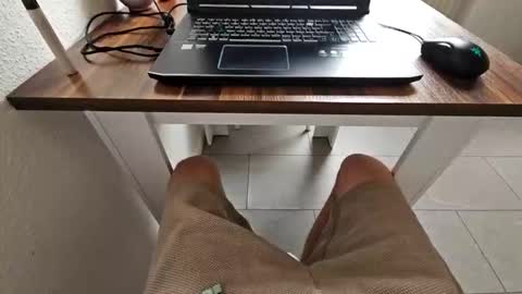 Jesse J. online show from January 15, 9:24 am