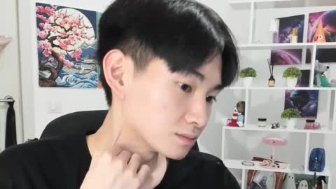 Snapshot of miram_yoo chatting on October 18, 3:55 am              online show from October 18, 3:55 am